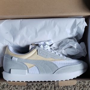 Puma size 11 white- teal